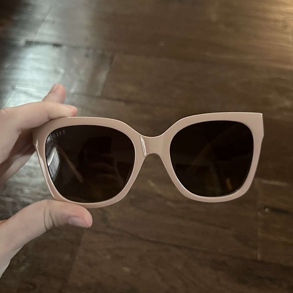 DIFF-EMILY FAUVER - GOOSE -NUDE/BROWN GRADIENT-POLARIZED SUNGLASSES-New - Picture 5 of 11